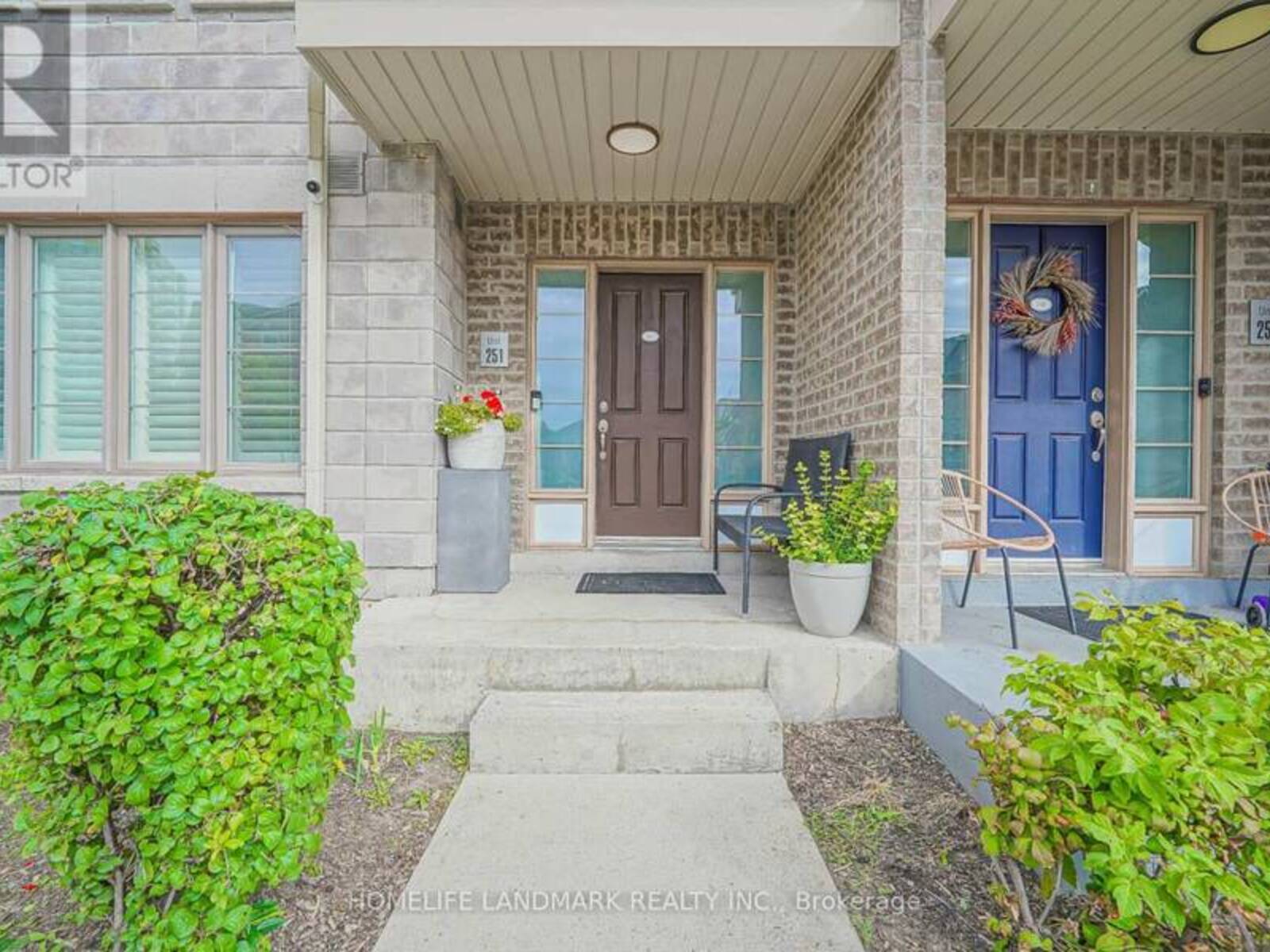 251 - 60 PARROTTA DRIVE, Toronto, Ontario M9M 0E5