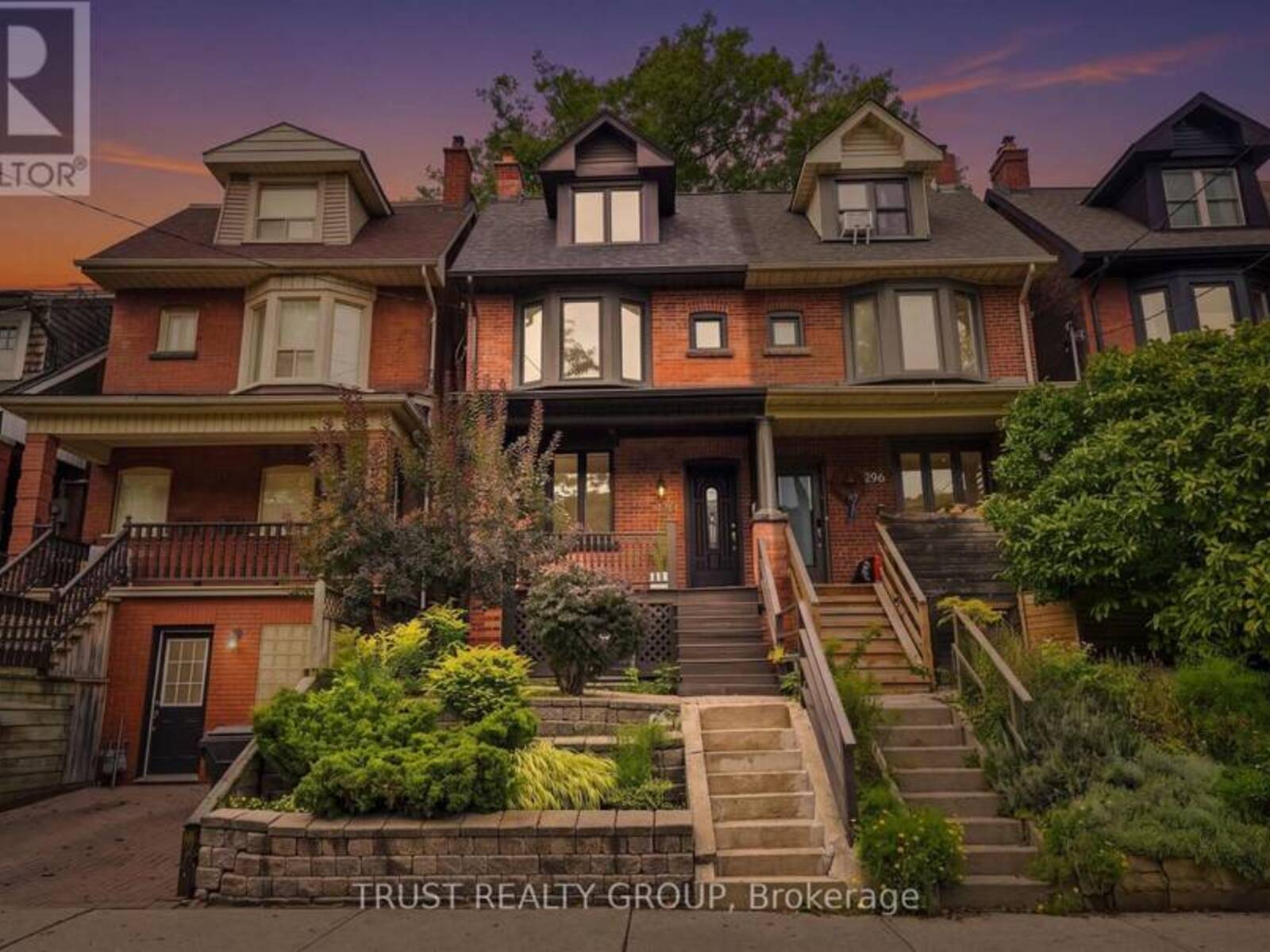 298 GARDEN AVENUE, Toronto, Ontario M6R 1J6
