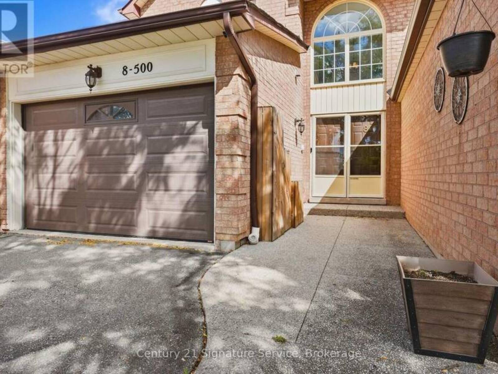 8 - 500 SILVERTHORNE CRESCENT, Mississauga, Ontario L5R 1W3