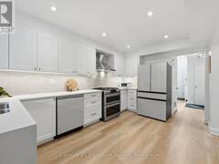 8 - 500 SILVERTHORNE CRESCENT Mississauga Ontario, L5R 1W3