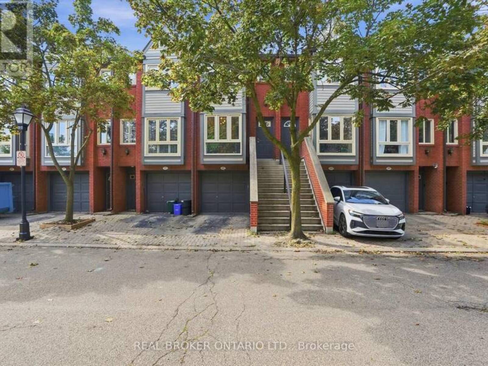407 - 895 MAPLE AVENUE, Burlington, Ontario L7S 2H7