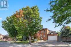 152 GLENN HAWTHORNE BOULEVARD | Mississauga Ontario | Slide Image Three