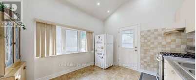140 BENLEIGH DRIVE | Toronto Ontario | Slide Image Ten