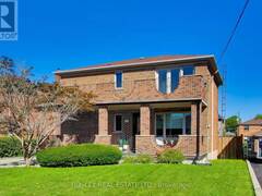 74 RAVEN ROAD Toronto Ontario, M6L 2A7