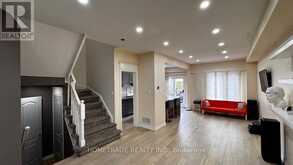 231 DENISE CIRCLE | Newmarket Ontario | Slide Image Eight