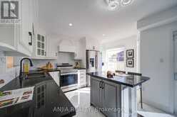 28 GRANDWOOD AVENUE | Whitchurch-Stouffville Ontario | Slide Image Fifteen