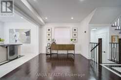 28 GRANDWOOD AVENUE | Whitchurch-Stouffville Ontario | Slide Image Ten