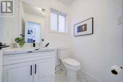 28 GRANDWOOD AVENUE | Whitchurch-Stouffville Ontario | Slide Image Six