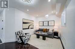28 GRANDWOOD AVENUE | Whitchurch-Stouffville Ontario | Slide Image Nine