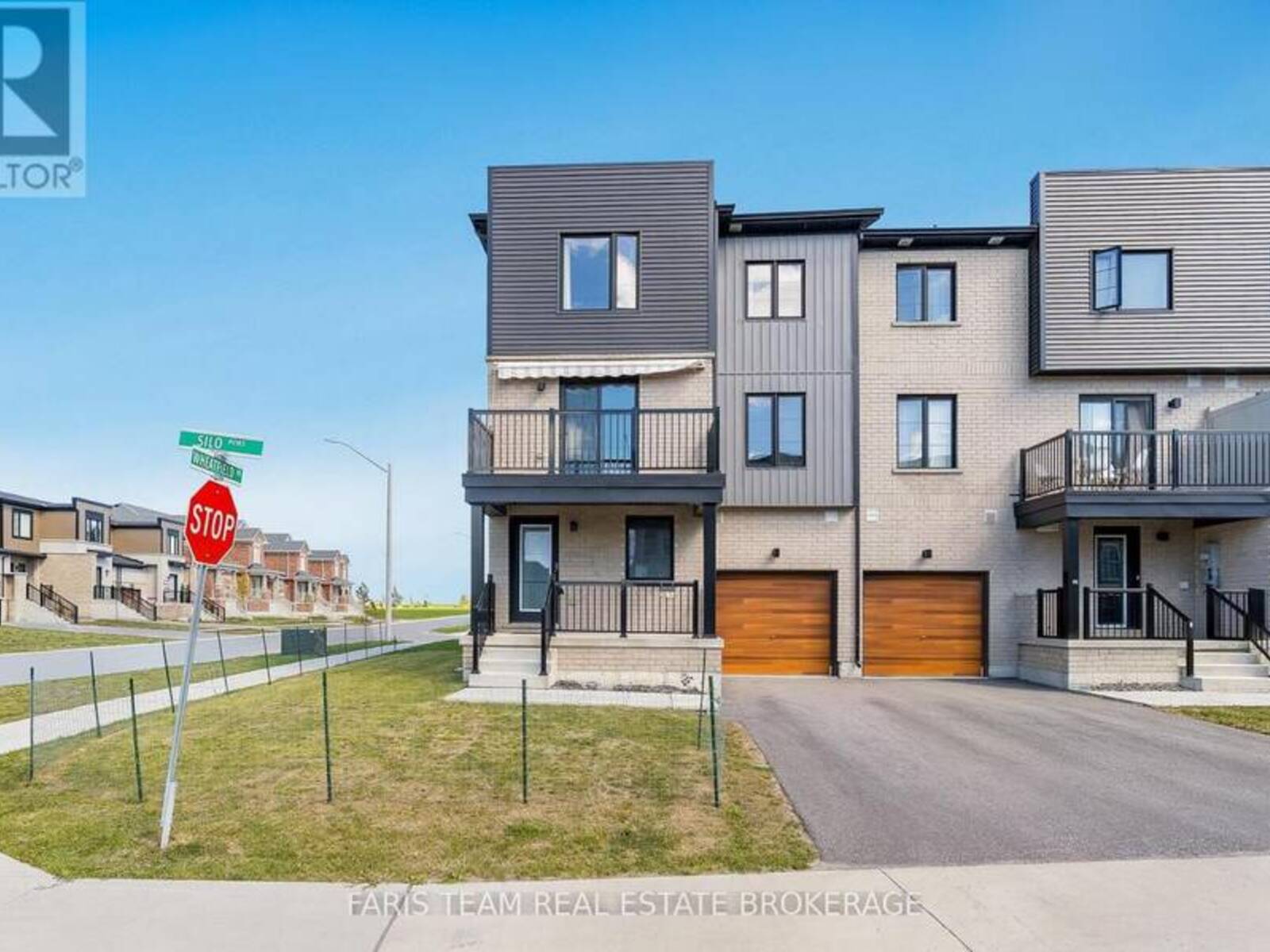 38 SILO MEWS, Barrie, Ontario L9J 0V3