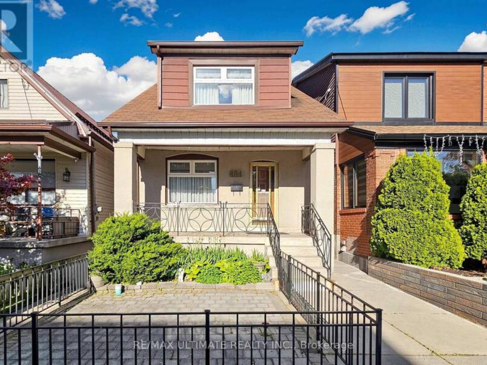 494 OAKWOOD AVENUE W, Toronto, Ontario M6E 2W7