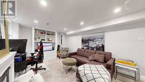112 CORONATION DRIVE | Toronto Ontario | Slide Image Nine