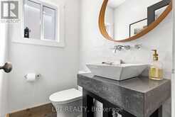 416 FLANAGAN COURT | Newmarket Ontario | Slide Image Thirteen