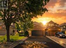 416 FLANAGAN COURT | Newmarket Ontario | Slide Image Two