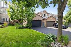 416 FLANAGAN COURT | Newmarket Ontario | Slide Image Three