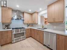 26 WEBSTER DRIVE | Aurora Ontario | Slide Image Fifteen
