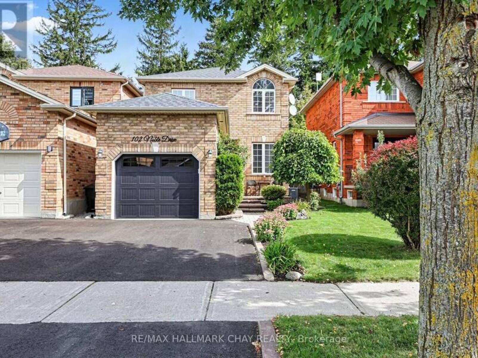 102 NOBLE DRIVE, Bradford West Gwillimbury, Ontario L3Z 3B5