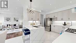 7 PHILIPS LAKE COURT | Richmond Hill Ontario | Slide Image Ten