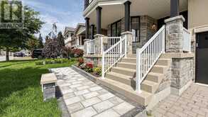 7 PHILIPS LAKE COURT | Richmond Hill Ontario | Slide Image Two