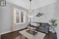 366 MONTREAL CIRCLE | Hamilton Ontario | Slide Image Ten