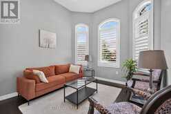 366 MONTREAL CIRCLE | Hamilton Ontario | Slide Image Seven