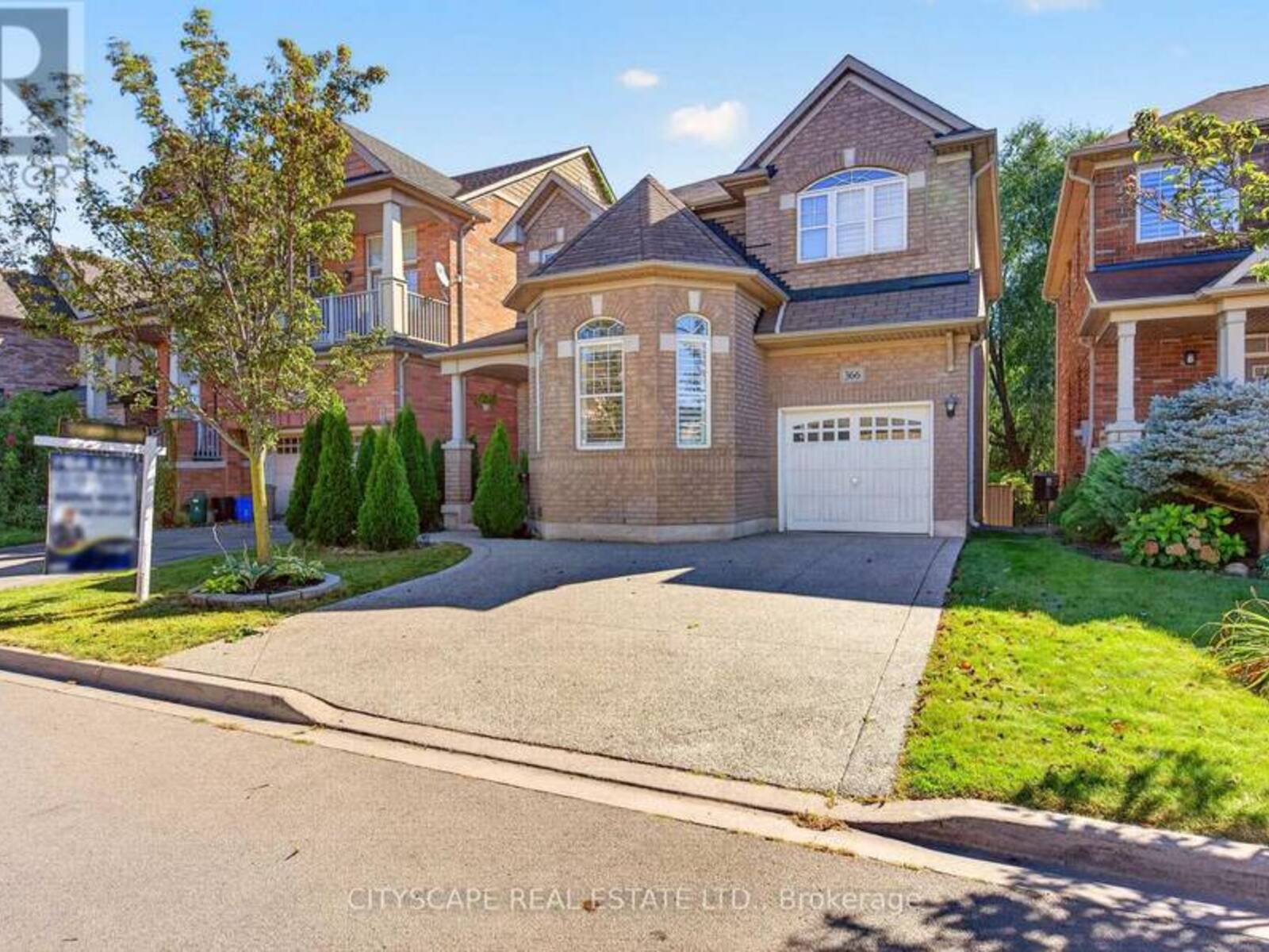 366 MONTREAL CIRCLE, Hamilton, Ontario L8E 0C7
