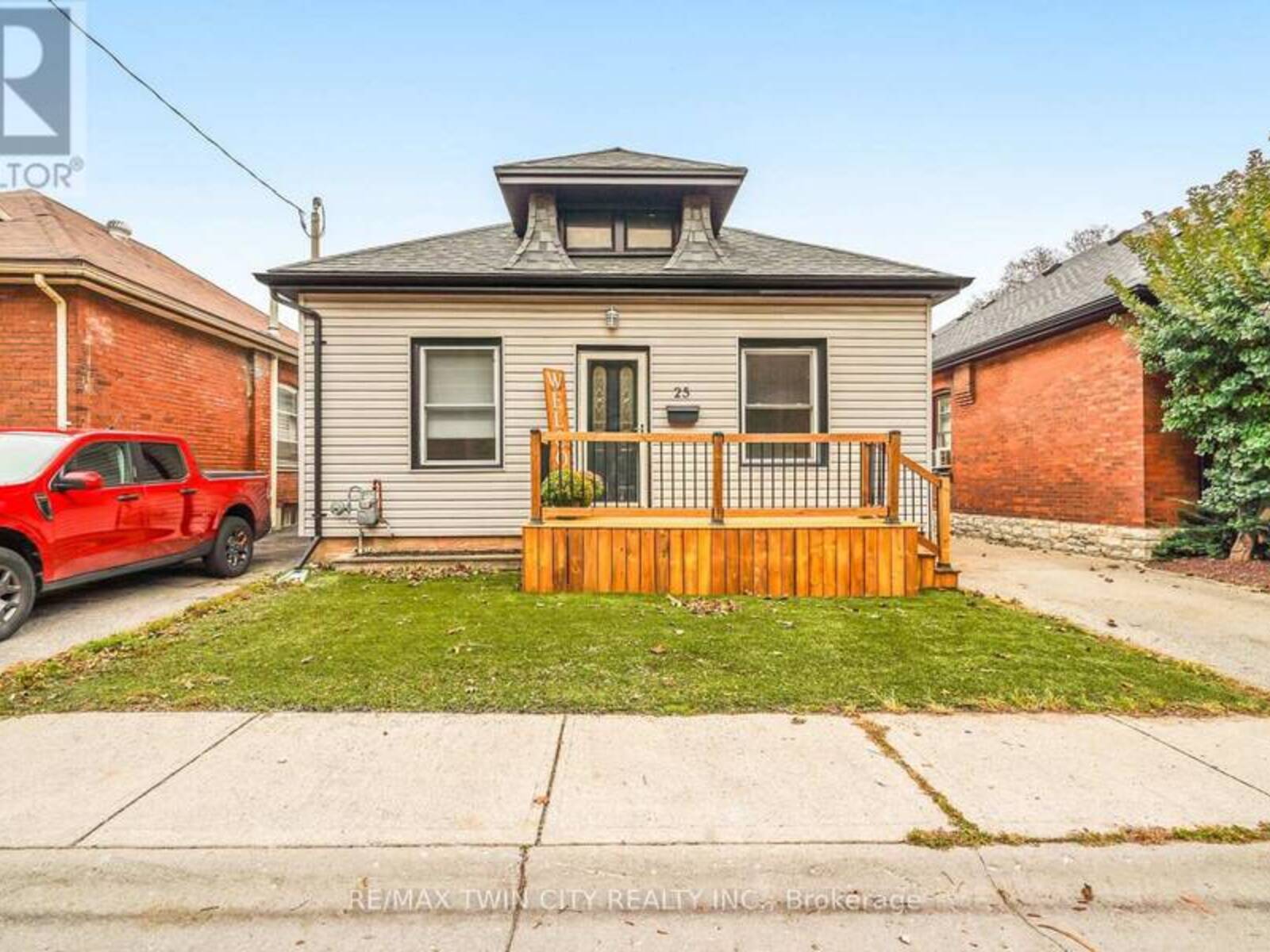 25 ALONZO STREET, Brantford, Ontario N3R 1A1