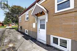 20 ALANBURY CRESCENT | Toronto Ontario | Slide Image Four