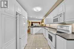 11 - 520 SILKEN LAUMANN DRIVE | Newmarket Ontario | Slide Image Twenty-two