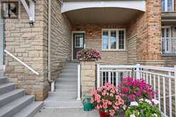 11 - 520 SILKEN LAUMANN DRIVE | Newmarket Ontario | Slide Image Five
