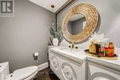 18 ARDMORE CRESCENT | Richmond Hill Ontario | Slide Image Eight