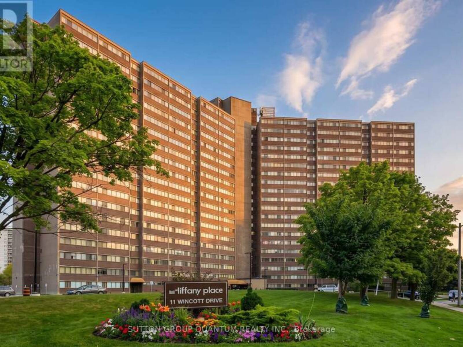 1810 - 11 WINCOTT DRIVE, Toronto, Ontario M9R 2R9