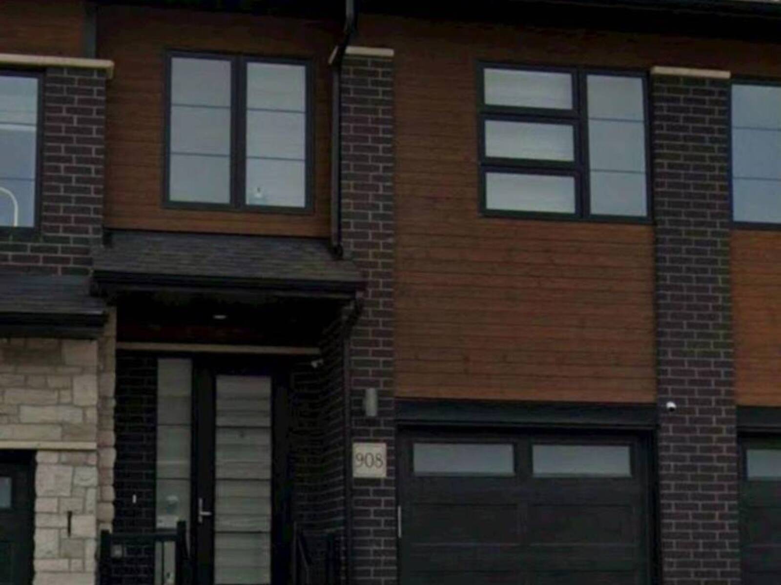 908 ROBERT FERRIE DRIVE, Kitchener, Ontario N2R 0P2