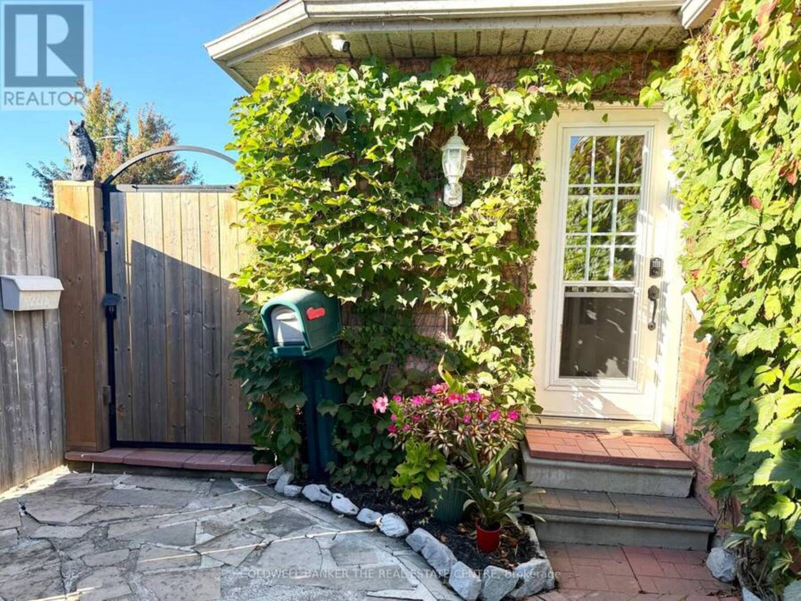 227 HICKLING TRAIL, Barrie, Ontario L4M 5W6