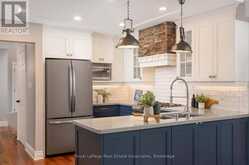 2253 TOWNE BOULEVARD | Oakville Ontario | Slide Image Three