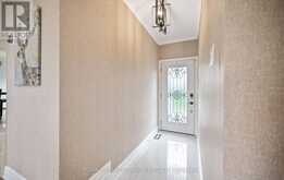 17 WENDAKEE DRIVE | Hamilton Ontario | Slide Image Two