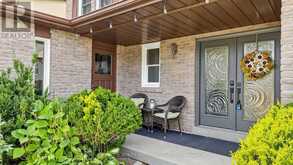 86 BURLING PLACE | Newmarket Ontario | Slide Image Three