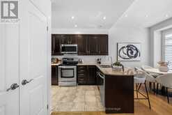 25 BEVERLEY GLEN BOULEVARD | Vaughan Ontario | Slide Image Five