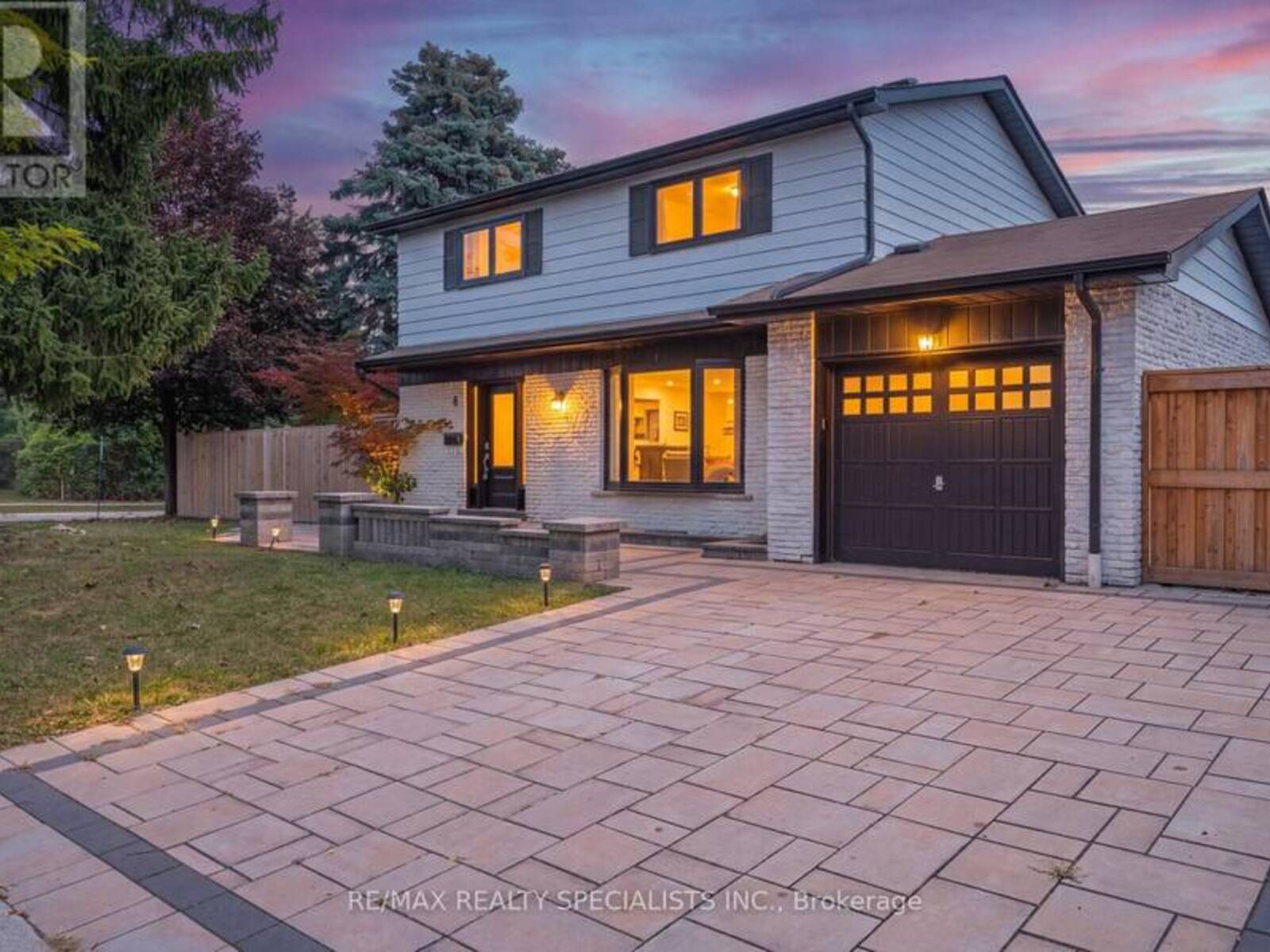 8 CULHAM STREET, Oakville, Ontario L6H 1G4
