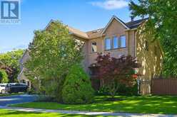 340 OAKRIDGE COURT | Oakville Ontario | Slide Image Five