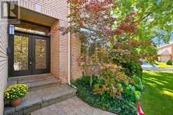 340 OAKRIDGE COURT | Oakville Ontario | Slide Image Seven
