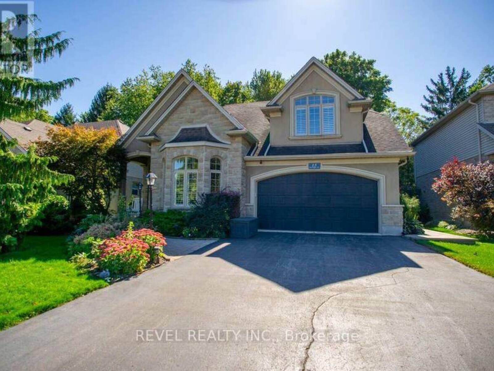 15 FARRUGIE STREET, Paris, Ontario N3L 0A8