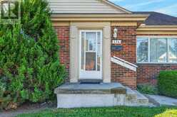 174 MONTROSE AVENUE | Hamilton Ontario | Slide Image Two