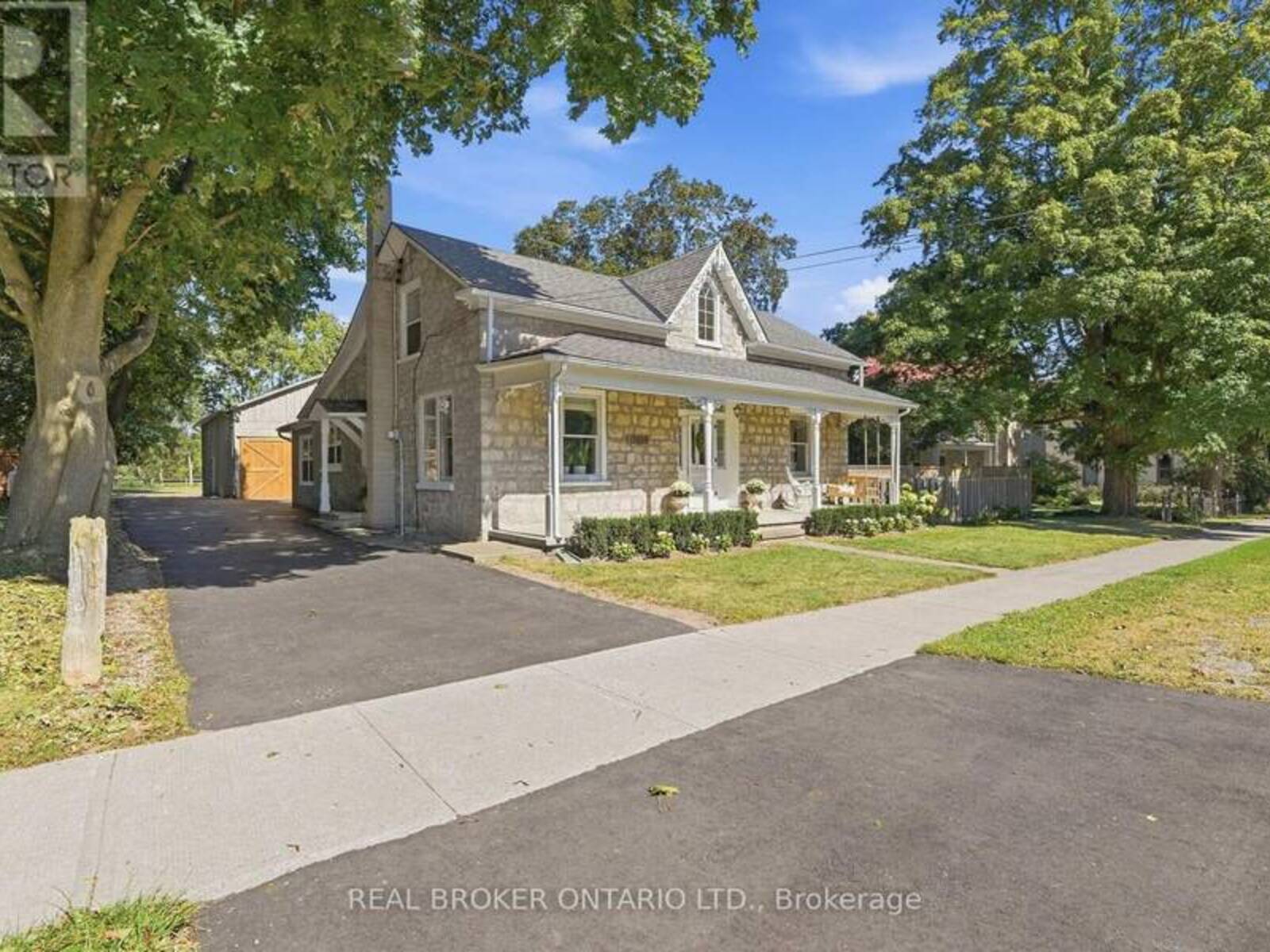 1264 OLD 8 HIGHWAY, Hamilton, Ontario L0R 1Z0