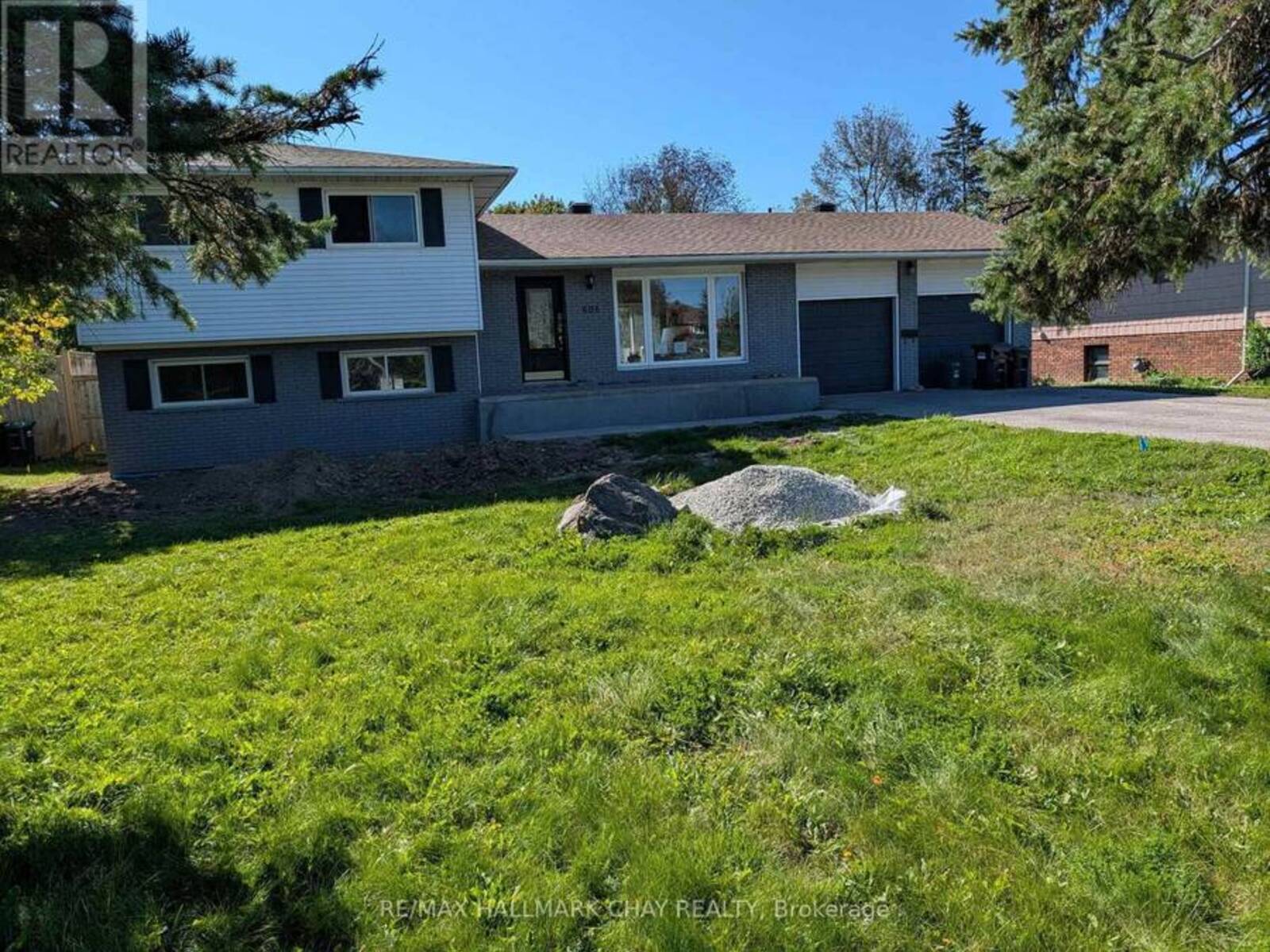 605 BIG BAY POINT ROAD, Barrie, Ontario L4N 3Z9