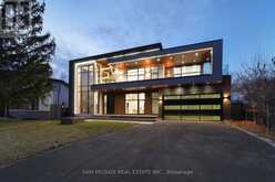 468 SAVILLE CRESCENT | Oakville Ontario | Slide Image One