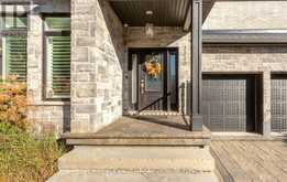 3330 RASPBERRY BUSH TRAIL | Oakville Ontario | Slide Image Three