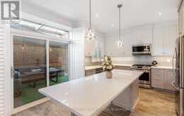 3330 RASPBERRY BUSH TRAIL | Oakville Ontario | Slide Image Nine