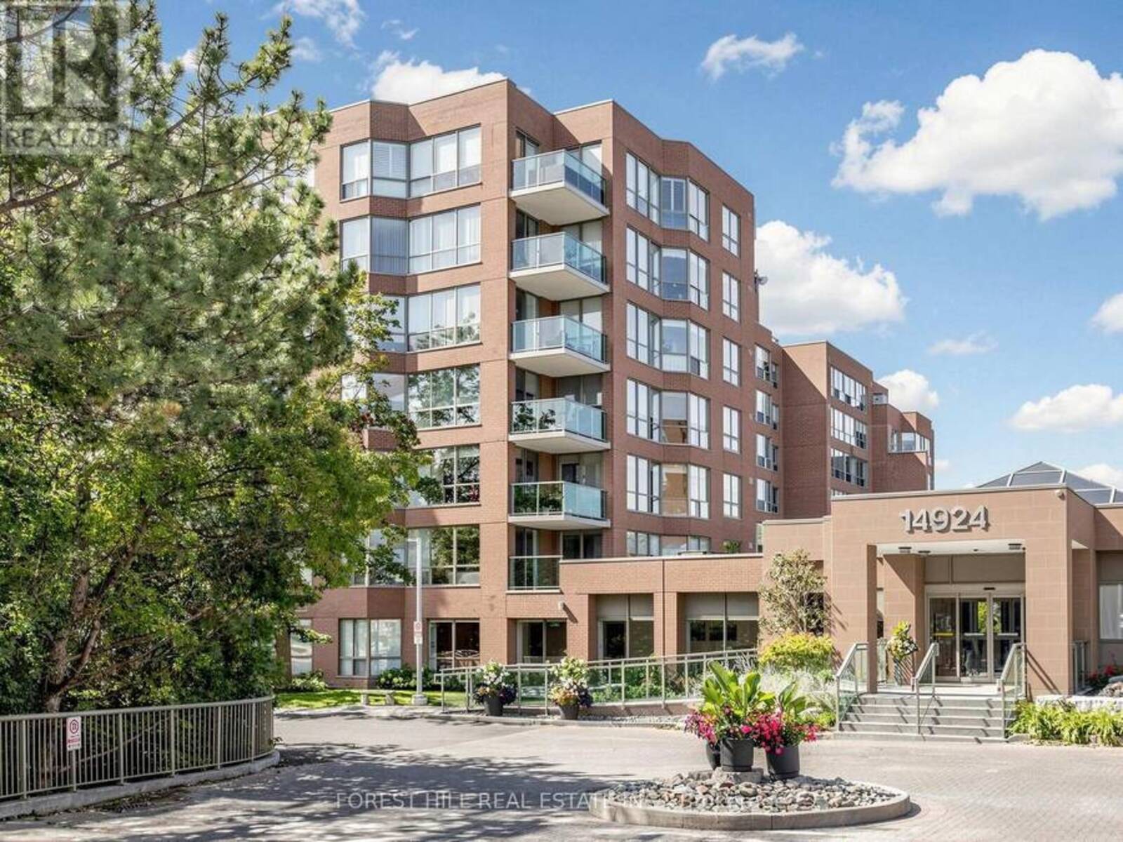 225 - 14924 YONGE STREET, Aurora, Ontario L4G 6H7