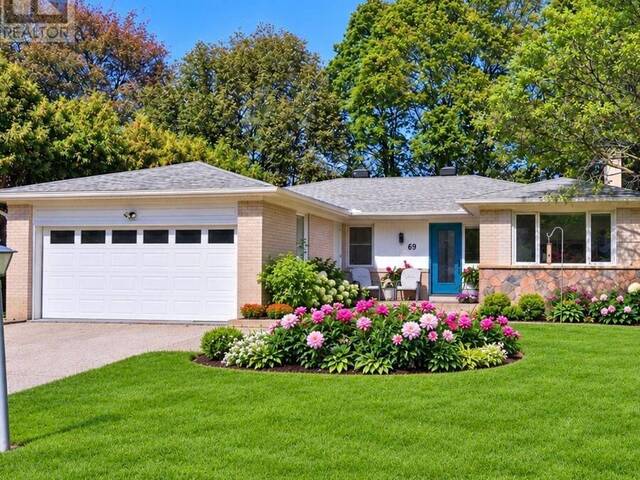 69 MONTRESSOR DRIVE Toronto Ontario, M2P 1Z3 - 6 Bedrooms Home For Sale